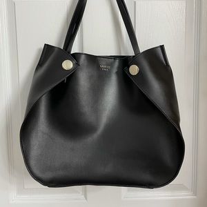 GUESS Large carryall tote handbag